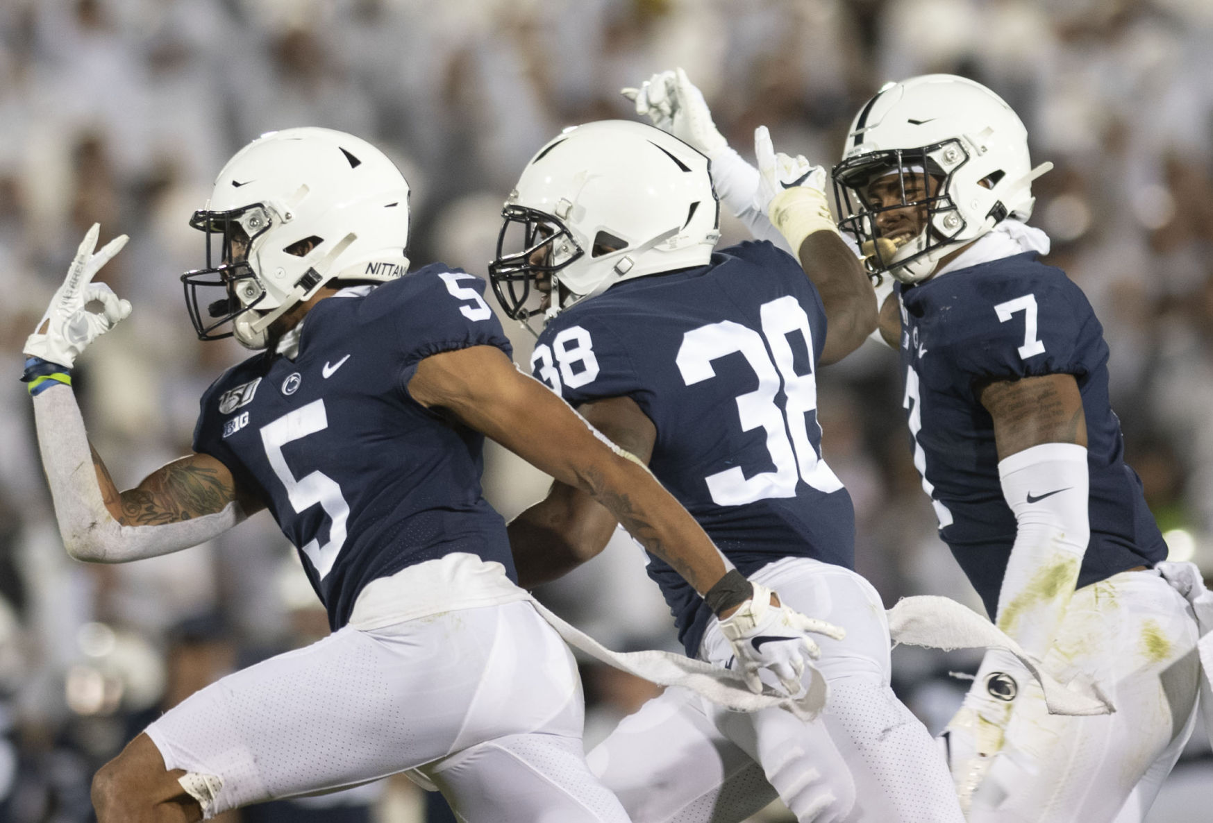 Penn State vs Michigan, Castro-Fields (5), Brisker(7), Wade(38)